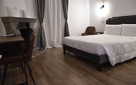 Roma Chic Cattolica Gemelli